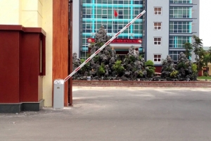 NÊN LẮP ĐẶT BARIE TỰ ĐỘNG LOẠI NÀO CHO TRƯỜNG HỌC?